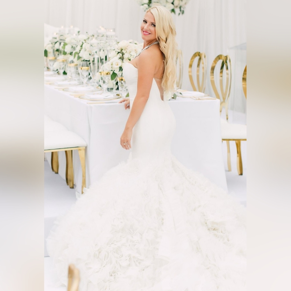 Ines Di Santos Couture Gown is an absolute show stopper!!!! If yo